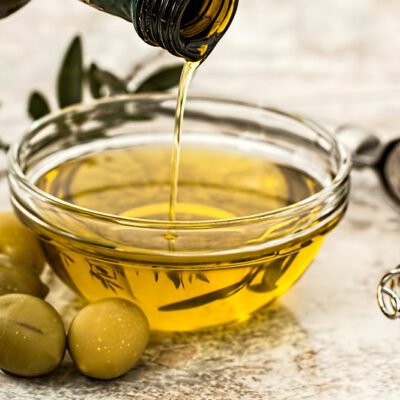 4 Popular Carrier Oils for Hair and Skin