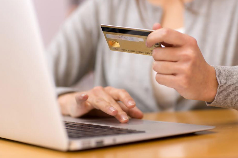 Tips to Stay Out of Credit Card Debt